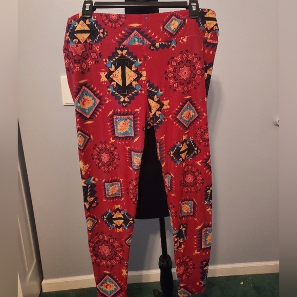 LuLaRoe Aztec Leggings One Size Tall And Curvy - Picture 3 of 7
